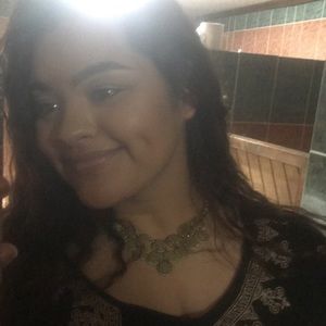 Meet your Posher, Alejandra